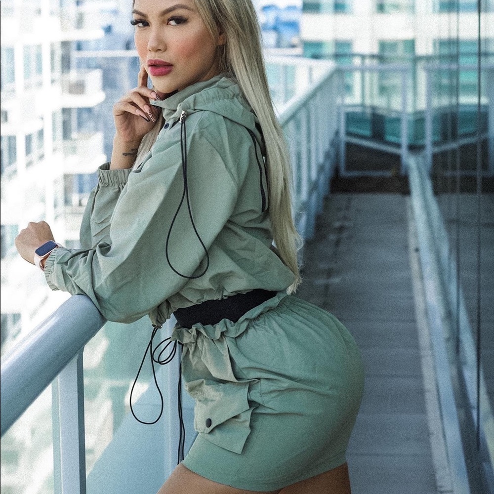 Green sweater and bottom